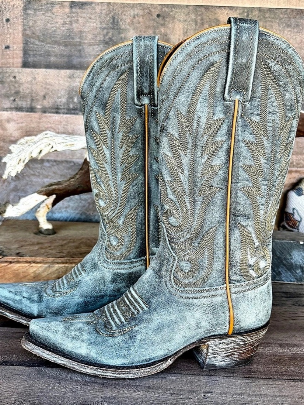 Caborca Embroidered Western Heeled Boots in Blue Size 6